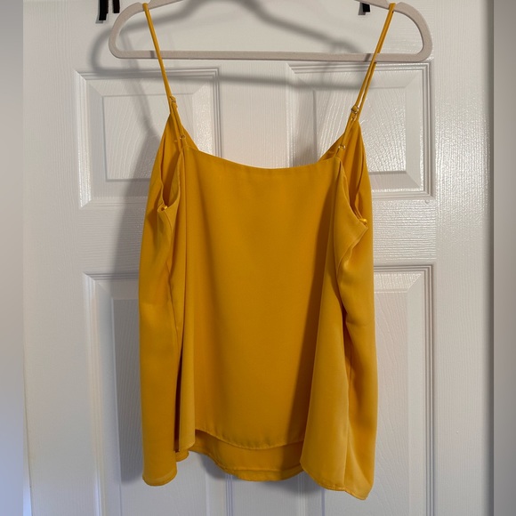 Yellow sweetheart tank with cushion buttons - Picture 4 of 4
